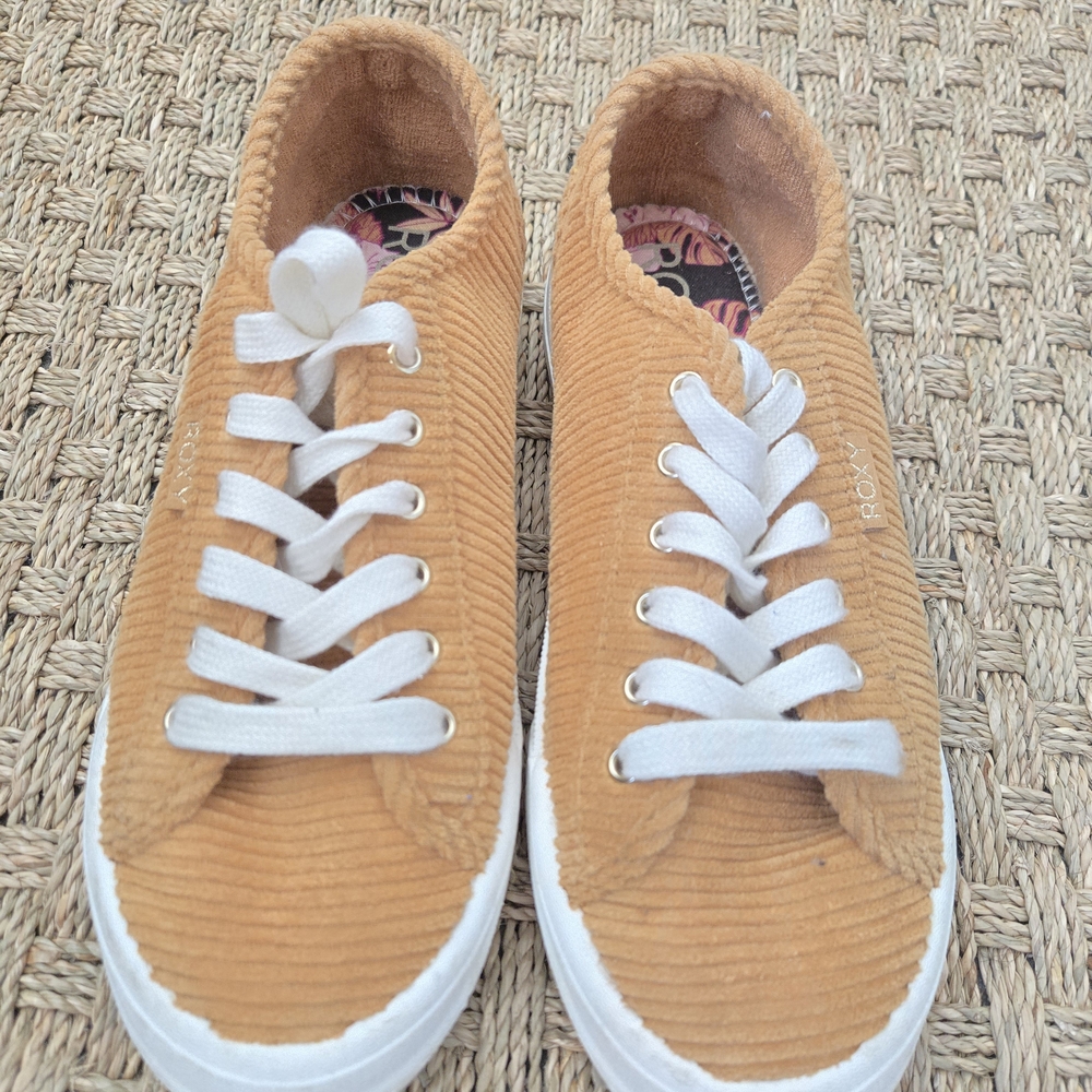 Roxy Corduroy Sneakers in Tan and White